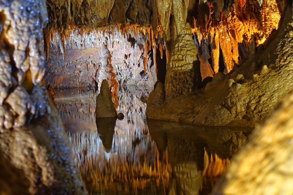Baredine-Höhle