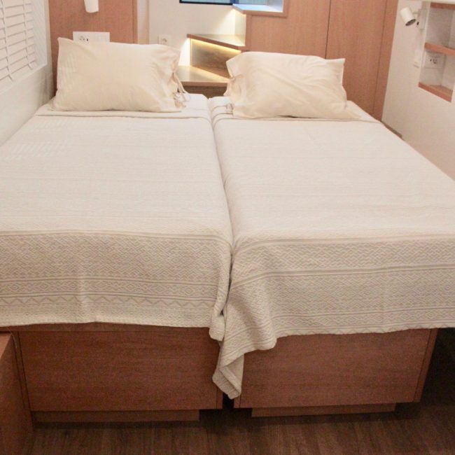 426oceanbeast-headsyachting-inside-hull-bed-together-2