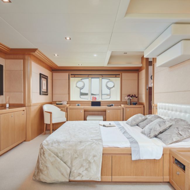 Navetta 26 Friend's Boat_Interior_Master cabin_Lower Deck 1_YACHT IN