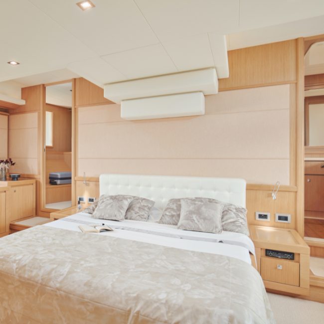 Navetta 26 Friend's Boat_Interior_Master cabin_Lower Deck 2_YACHT IN