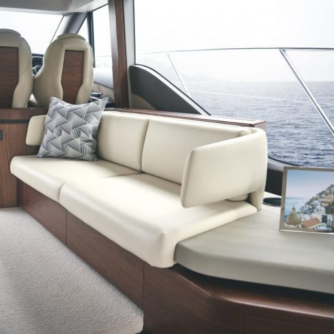 f55-interior-saloon-starboard-seating-walnut-satin-2022-med-820x540